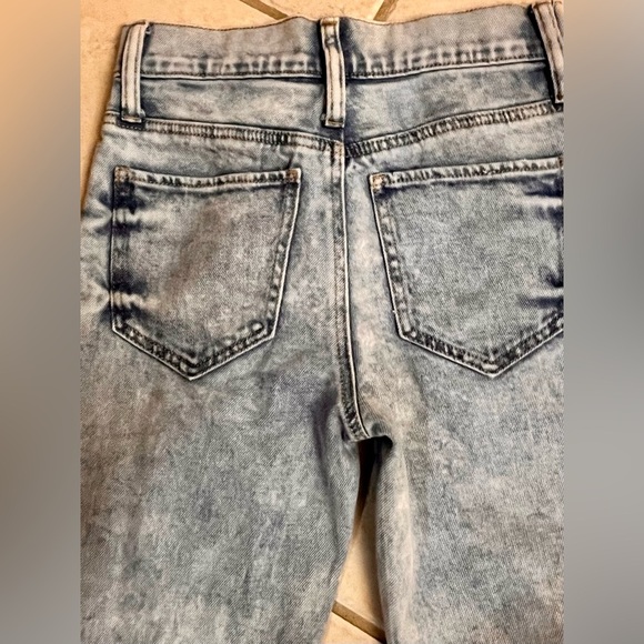 So Kohls Distressed Light Blue Teen Girl SZ 0 High Rise Mom Jeans Grunge School - Picture 6 of 8